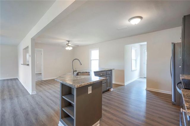 1129 NW US 50 Highway, Centerview, MO 64019
