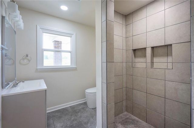 1129 NW US 50 Highway, Centerview, MO 64019