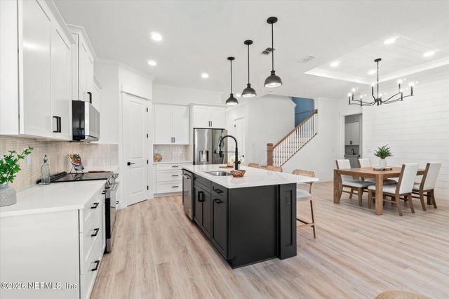 1005 6 Avenue N, Jacksonville Beach, FL 32250