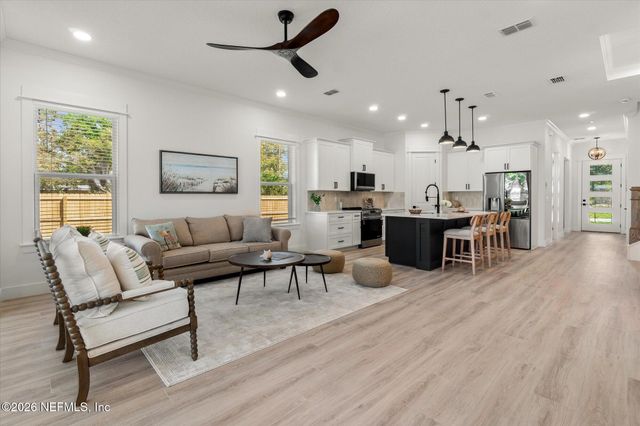 1005 6 Avenue N, Jacksonville Beach, FL 32250