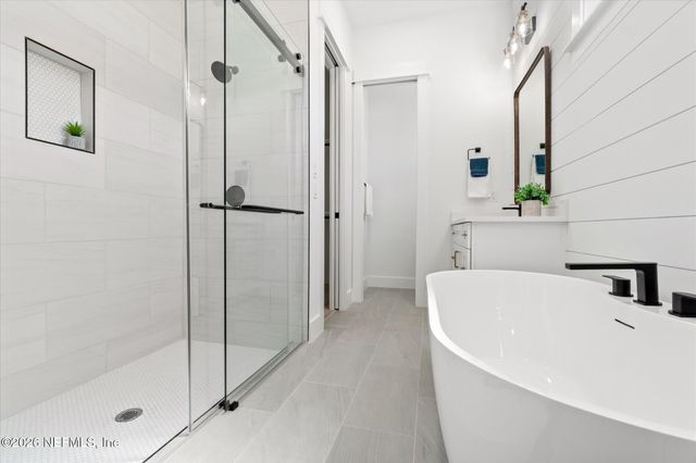 1005 6 Avenue N, Jacksonville Beach, FL 32250