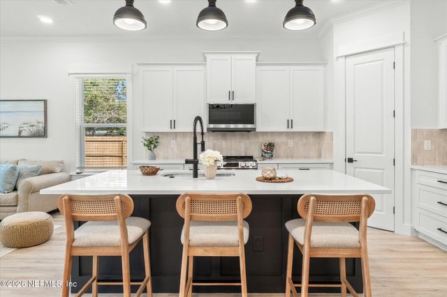 1005 6 Avenue N, Jacksonville Beach, FL 32250