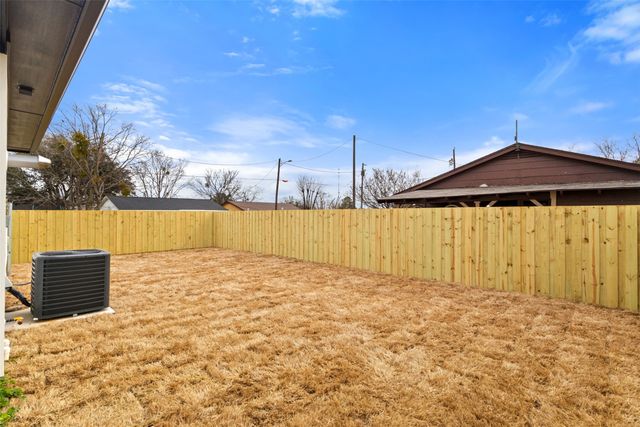 1408 E 1st North, Kaufman, TX 75142