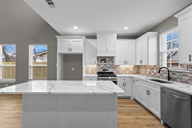 1408 E 1st North, Kaufman, TX 75142