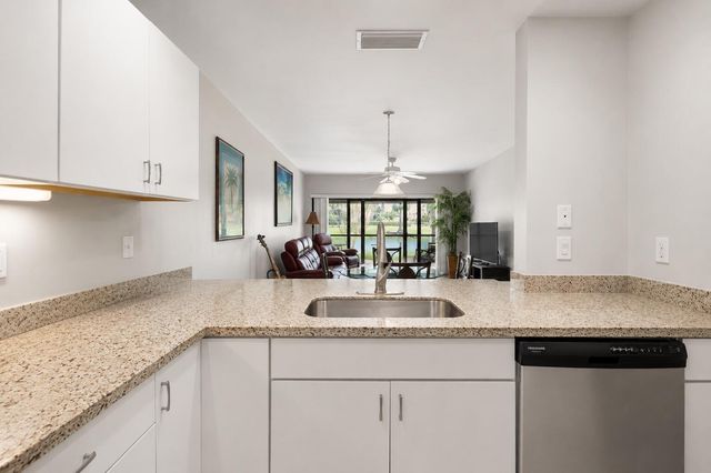 3408 Cypress Trail 104, West Palm Beach, FL 33417