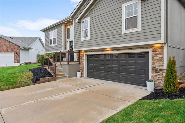 4608 SW 8th Street, Blue Springs, MO 64015