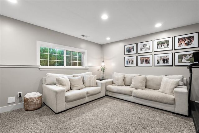 4608 SW 8th Street, Blue Springs, MO 64015