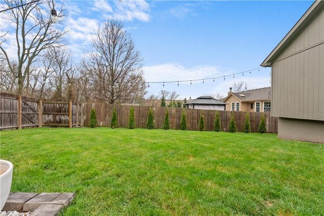 4608 SW 8th Street, Blue Springs, MO 64015