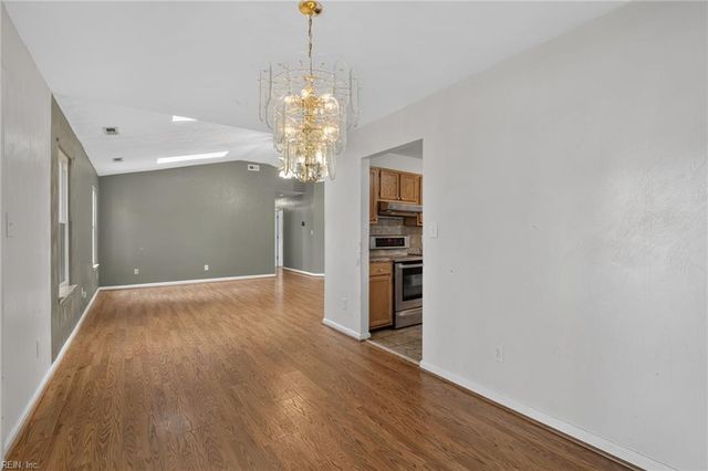 2704 Pendragon CT, Chesapeake, VA 23323