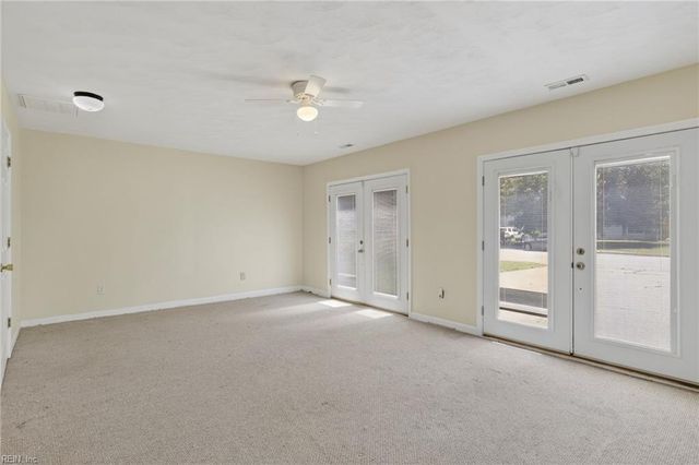 2704 Pendragon CT, Chesapeake, VA 23323