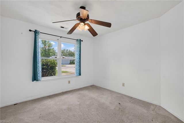 2704 Pendragon CT, Chesapeake, VA 23323