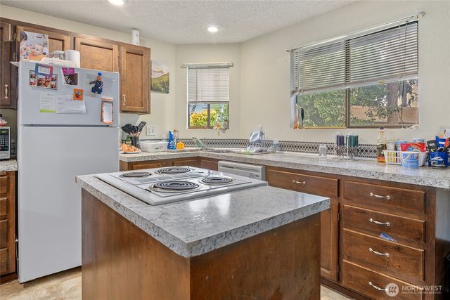 6310 49th Drive NE, Marysville, WA 98270