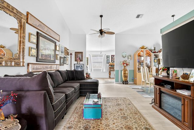 3862 Dafilee Circle, West Palm Beach, FL 33417