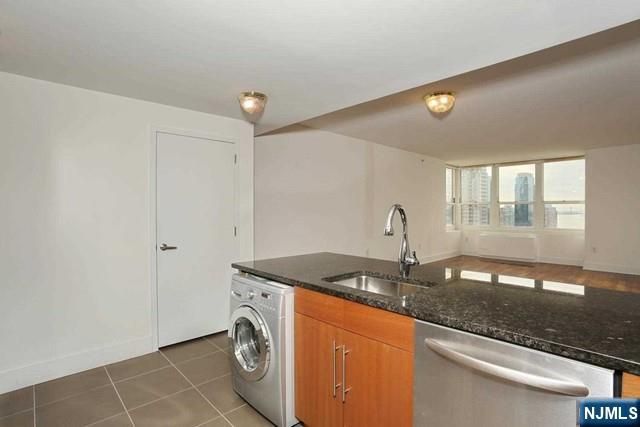 88 Morgan 3606, Jersey City, NJ 07302