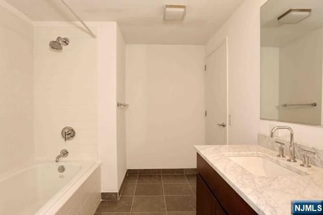 88 Morgan 3606, Jersey City, NJ 07302