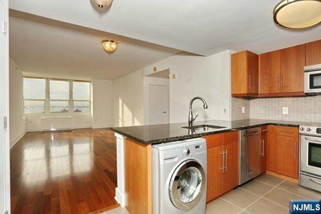 88 Morgan 3606, Jersey City, NJ 07302