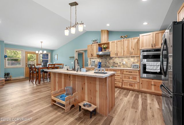 7355 E Narnia Circle, Palmer, AK 99645