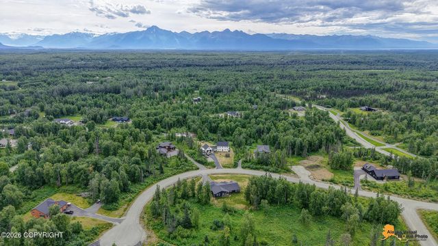 7355 E Narnia Circle, Palmer, AK 99645
