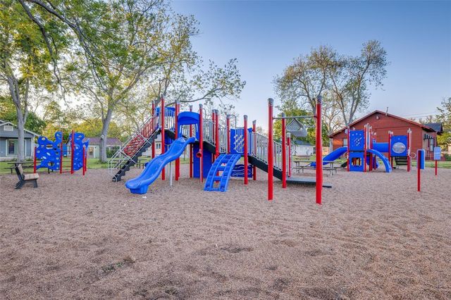 312 Nicholas Road, Wharton, TX 77488
