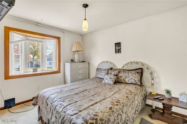 2050 Chapel Hill Drive, Youngstown, OH 44511