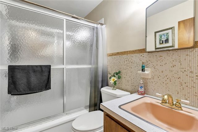 2050 Chapel Hill Drive, Youngstown, OH 44511