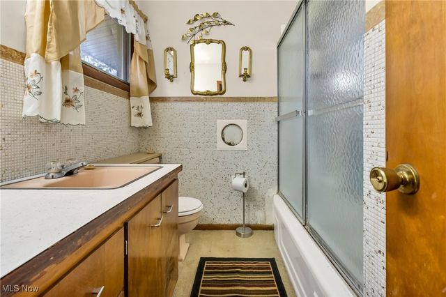 2050 Chapel Hill Drive, Youngstown, OH 44511