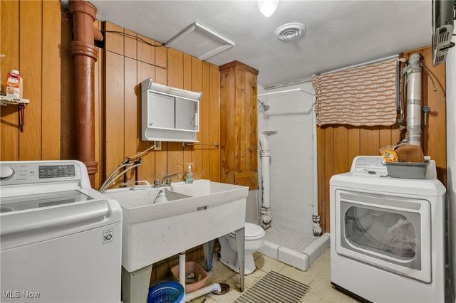 2050 Chapel Hill Drive, Youngstown, OH 44511