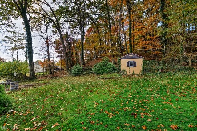 2050 Chapel Hill Drive, Youngstown, OH 44511