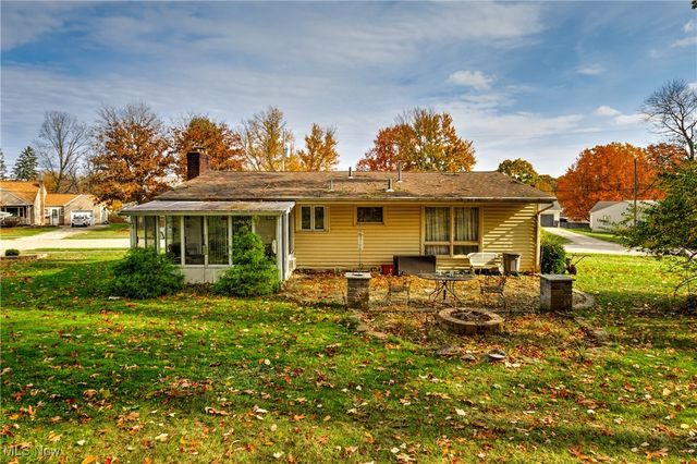 2050 Chapel Hill Drive, Youngstown, OH 44511