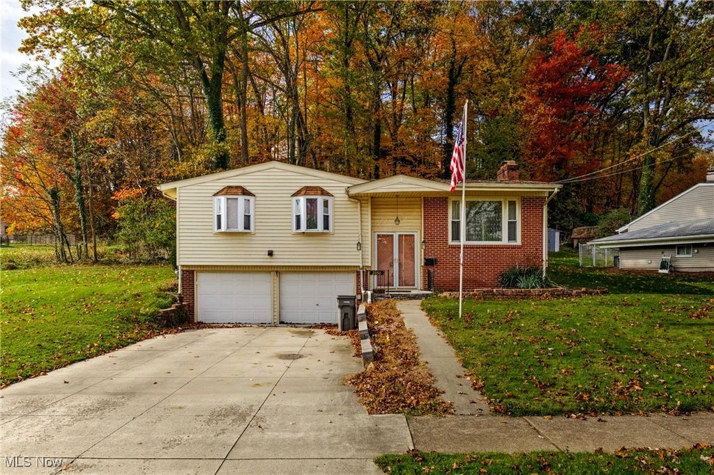 2050 Chapel Hill Drive, Youngstown, OH 44511