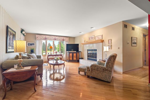 5 Saint Moritz Drive 101, Palos Park, IL 60464