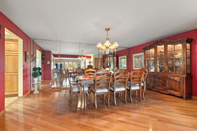 5 Saint Moritz Drive 101, Palos Park, IL 60464