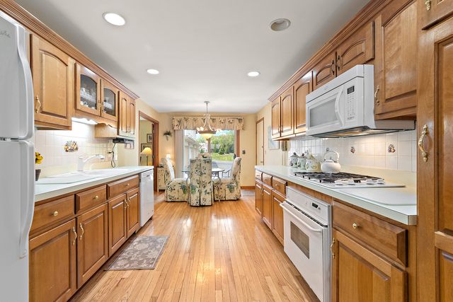 5 Saint Moritz Drive 101, Palos Park, IL 60464