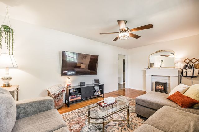 934 Temple Ct, Murfreesboro, TN 37130