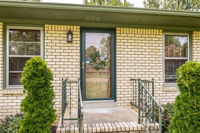 934 Temple Ct, Murfreesboro, TN 37130