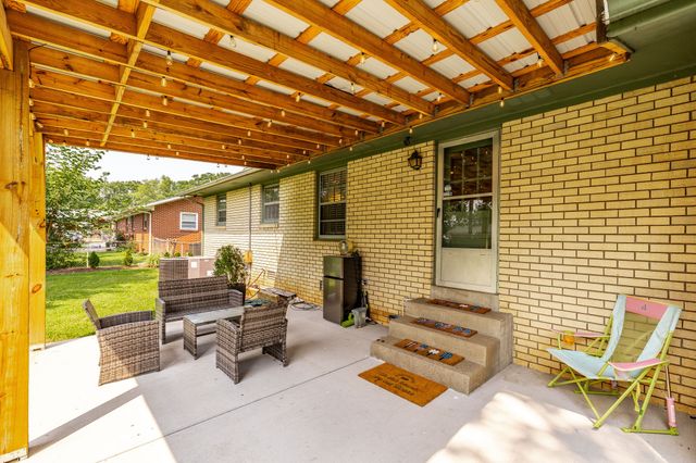 934 Temple Ct, Murfreesboro, TN 37130