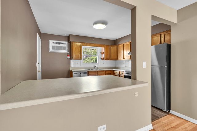 7952 MADISON Street 2E, River Forest, IL 60305