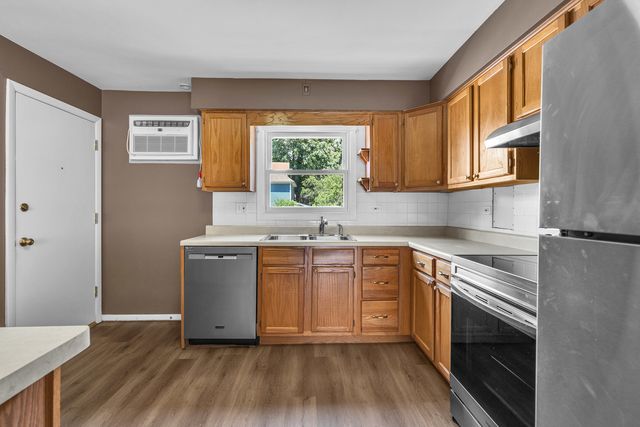 7952 MADISON Street 2E, River Forest, IL 60305