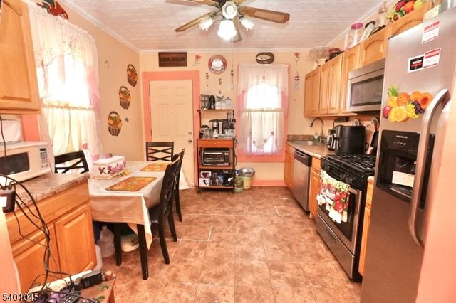 22 Kensington Pl, East Orange City, NJ 07017