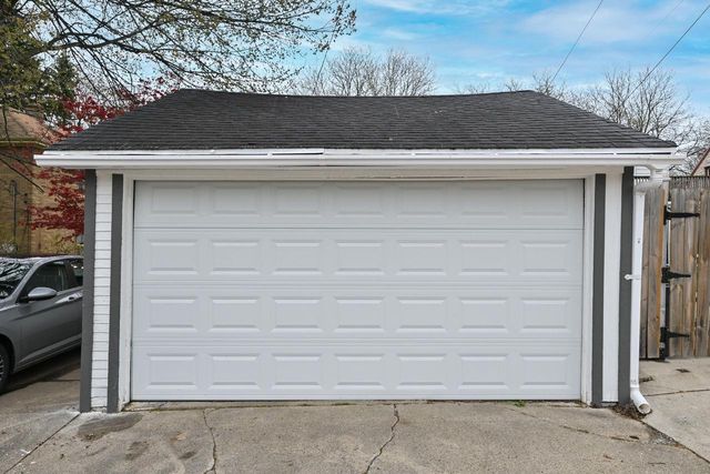5724 Roosevelt DRIVE, Milwaukee, WI 53216