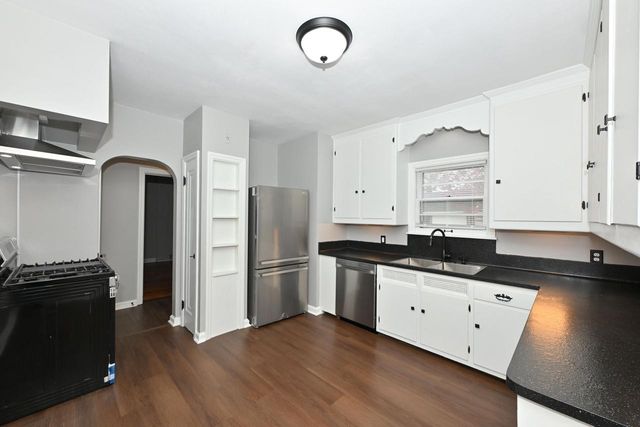 5724 Roosevelt DRIVE, Milwaukee, WI 53216