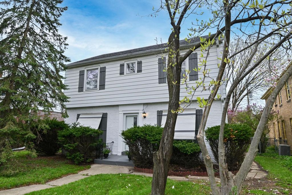 5724 Roosevelt DRIVE, Milwaukee, WI 53216