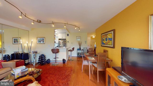 1435 4th St SW Apt B112, Washington, DC 20024