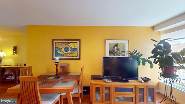 1435 4th St SW Apt B112, Washington, DC 20024