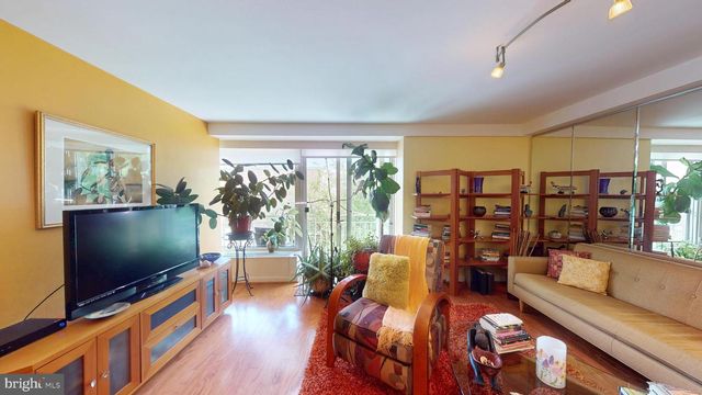 1435 4th St SW Apt B112, Washington, DC 20024