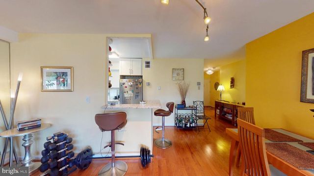 1435 4th St SW Apt B112, Washington, DC 20024