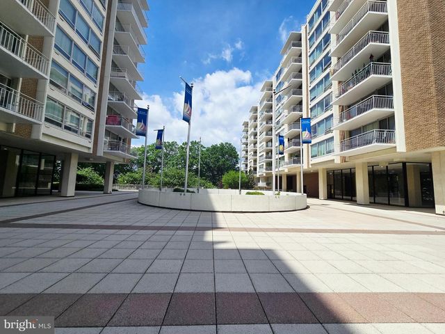 1435 4th St SW Apt B112, Washington, DC 20024