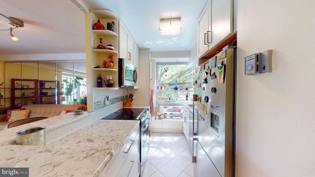1435 4th St SW Apt B112, Washington, DC 20024