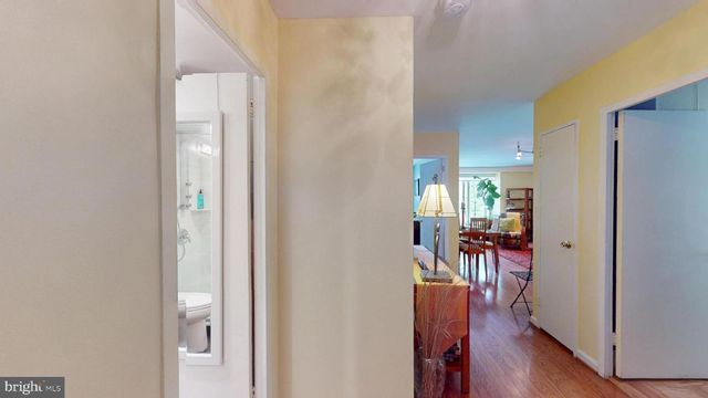 1435 4th St SW Apt B112, Washington, DC 20024