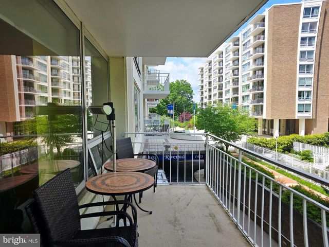 1435 4th St SW Apt B112, Washington, DC 20024